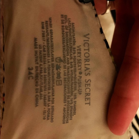 Victoria’s Secret Very Sexy Push-Up Bra - Picture 3 of 3